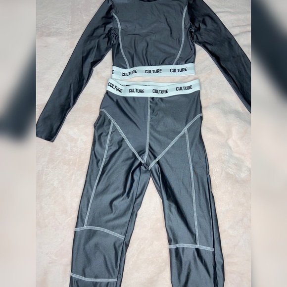 Crop Top Active Set - Picture 9 of 17